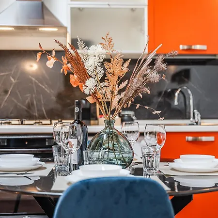 Casa Luce - Bright, Stylish And