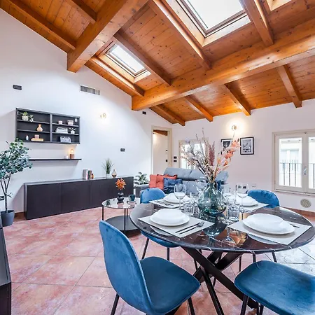 Casa Luce - Bright, Stylish And 아파트 모데나