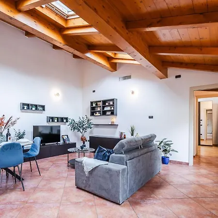 Casa Luce - Bright, Stylish And 아파트 모데나